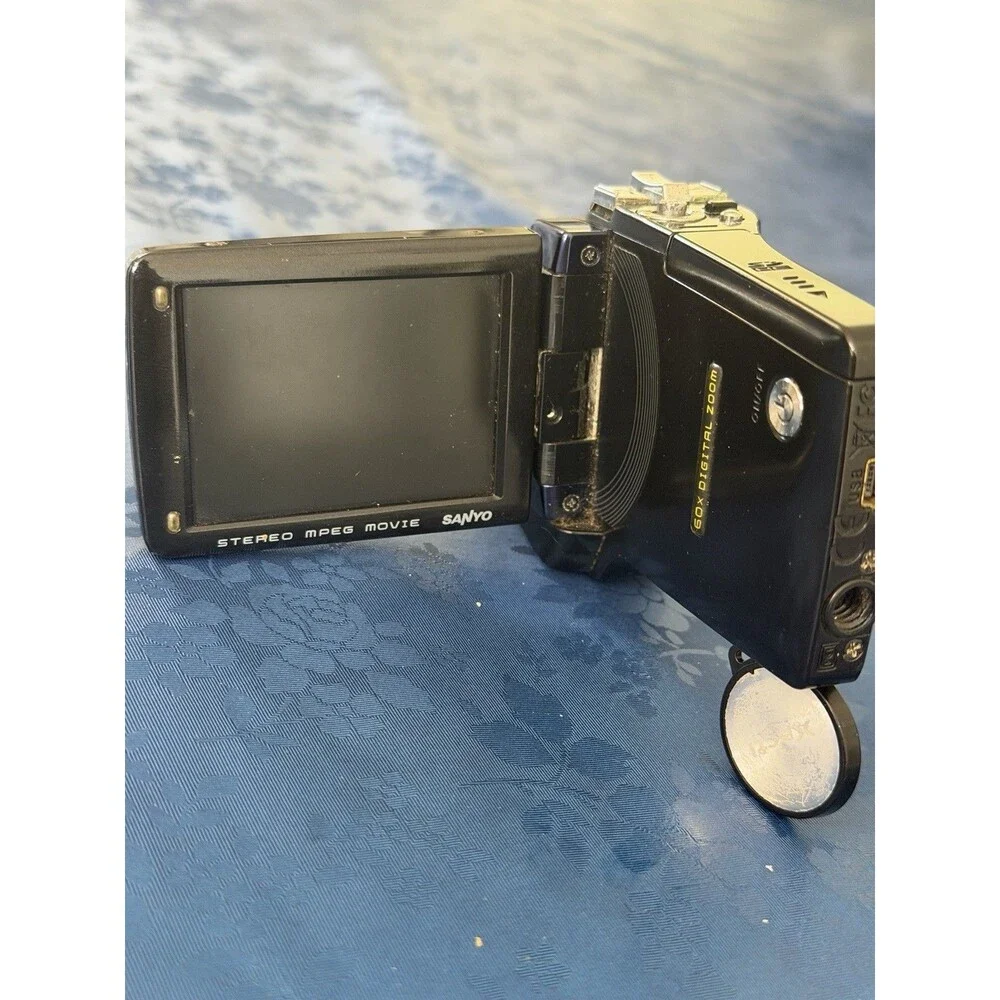 Sanyo Xacti VPC-CG6 BL 6MP Digital Movie Camera Camcorder Untested Parts Repair